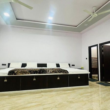 Hotel Rudra Residency Near Railway Station Матхура Екстер'єр фото