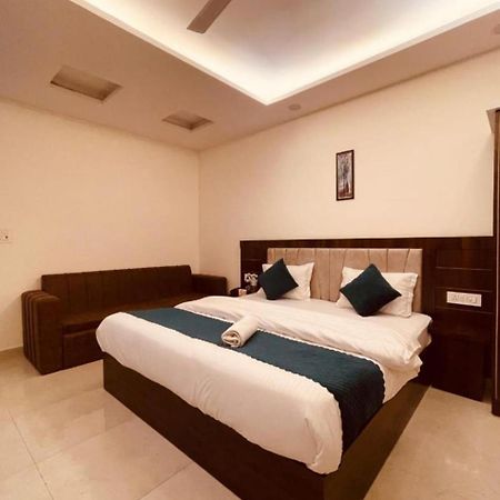Hotel Rudra Inn , Near Railway And Bus Station , Shree Krishna Janambhoomi At 6 Min Distance , Free Parking Матхура Екстер'єр фото