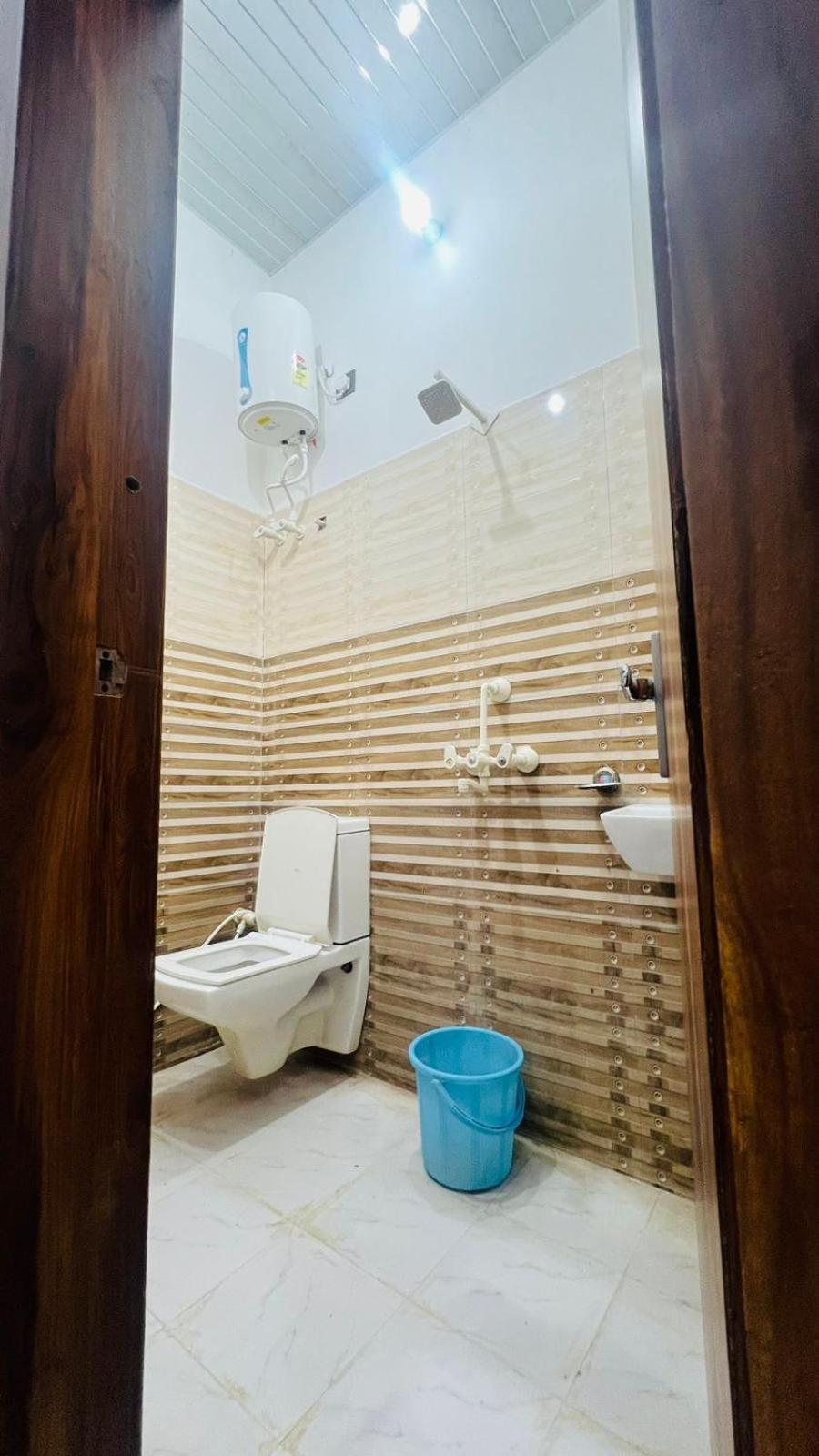 Hotel Rudra Inn , Near Railway And Bus Station , Shree Krishna Janambhoomi At 6 Min Distance , Free Parking Матхура Екстер'єр фото