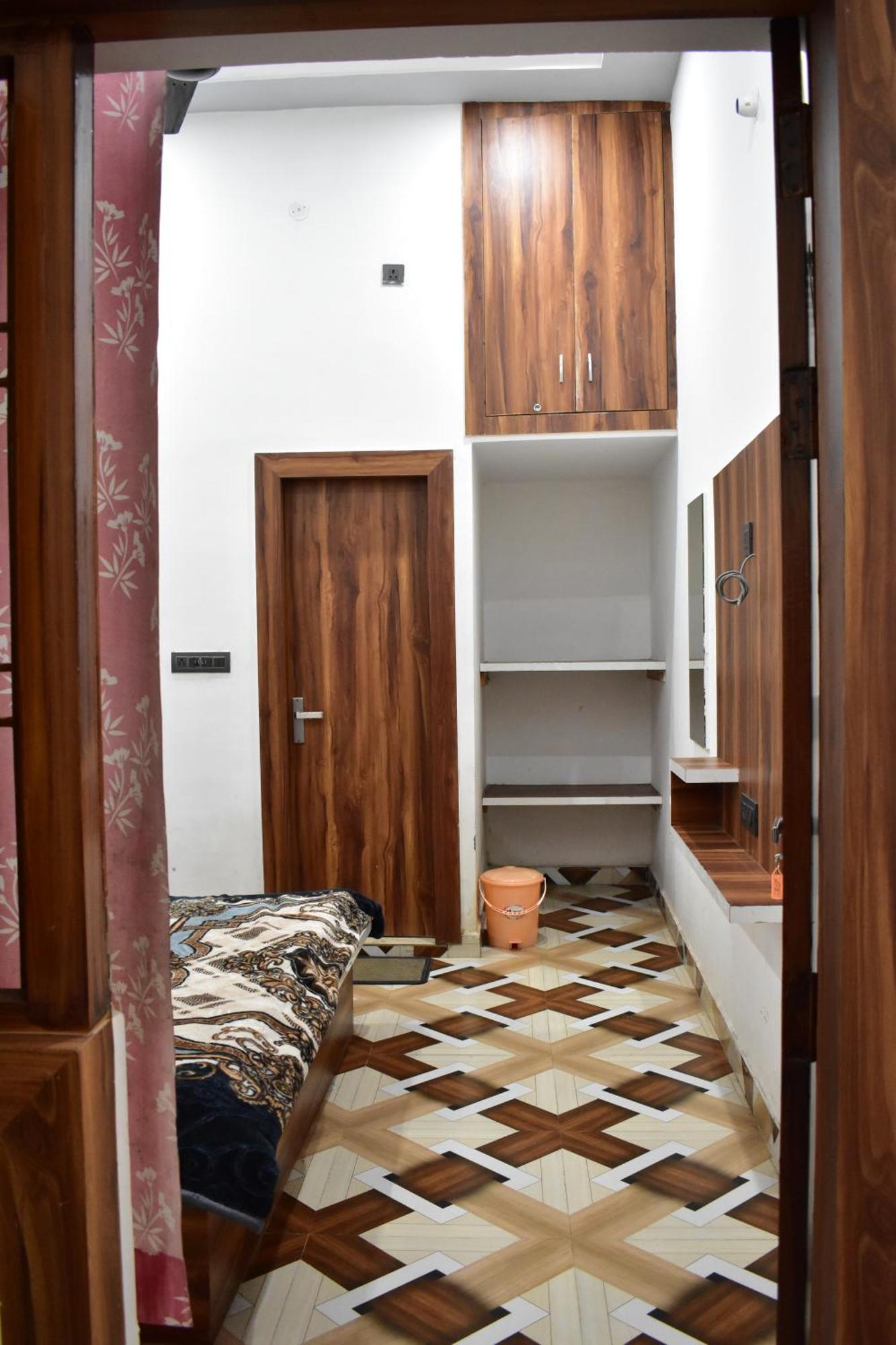 Hotel Rudra Residency Near Railway Station Матхура Екстер'єр фото