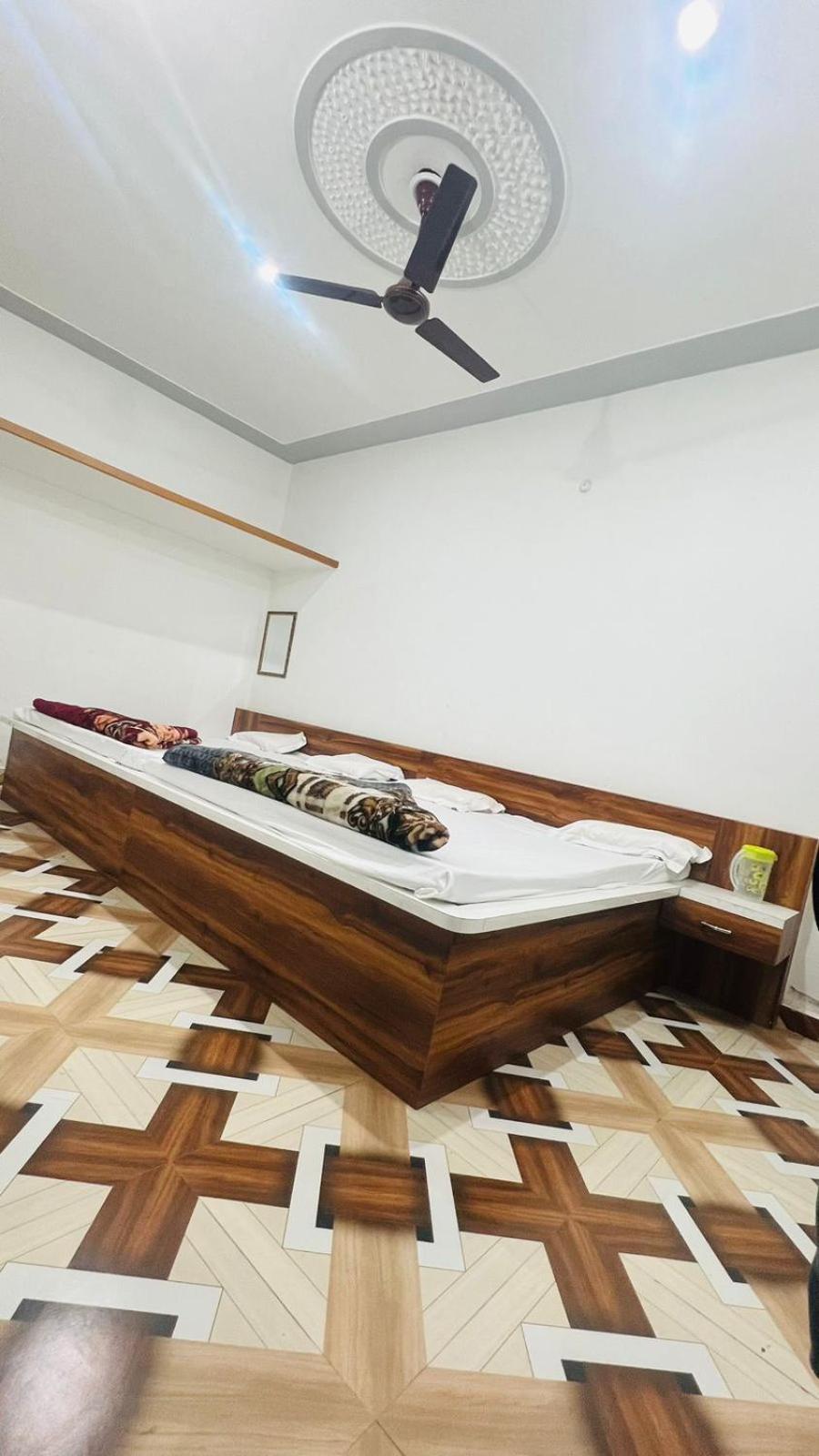 Hotel Rudra Inn , Near Railway And Bus Station , Shree Krishna Janambhoomi At 6 Min Distance , Free Parking Матхура Екстер'єр фото